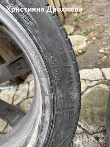 2 бр. гуми 235/45/19 Nokian, снимка 3 - Гуми и джанти - 51991541