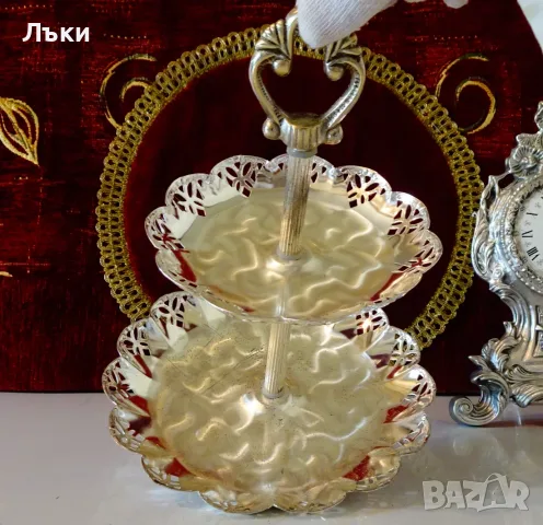 Посребрен поднос за сладки,плато на две нива. 