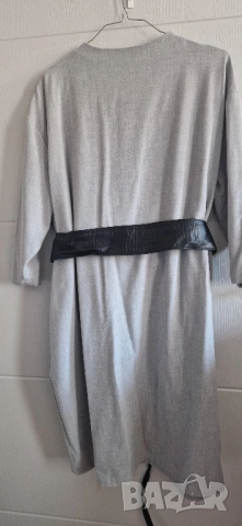 Дамска къса рокля с 3/4 ръкав тип туника размер: М/Л материя: памук цвят: светло сива подходяща за е
