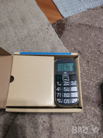 Телефон за възрастни с големи бутони