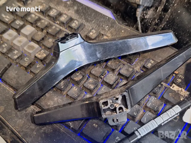 крачета оригинална стойка телевизор  BLAUPUNKT модел BC43Z137