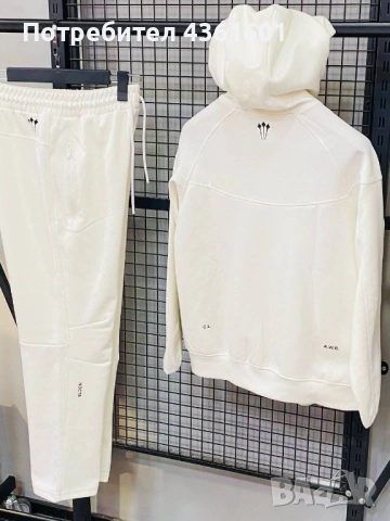Брутален модел дамски екип Nike в бяло или в розово, снимка 2 - Спортни екипи - 54321768