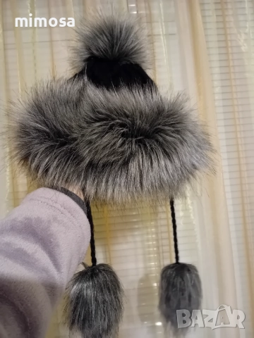 Зимна дамска шапка с изкуствен пух, снимка 2 - Шапки - 52886397