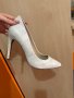 Бели токчета, снимка 1 - Дамски обувки на ток - 44415390