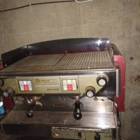Професионална кафе машина "Фаема" Експрес, снимка 2 - Обзавеждане за заведение - 37492948