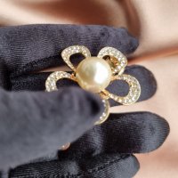 Красива метална шнола в златисто с перли и кристали и закопчаване с френски механизъм , снимка 11 - Аксесоари за коса - 39299982