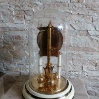 Настолен годишен механичен часовник, снимка 2 - Антикварни и старинни предмети - 40577375