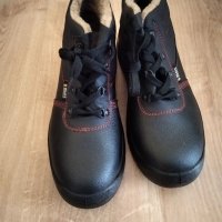  Зимни и летни  работни обувки, снимка 1 - Други - 25612099