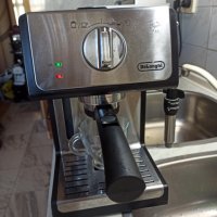 Кафемашина Делонги с ръкохватка с крема диск, работи отлично и прави хубаво кафе с каймак , снимка 4 - Кафемашини - 42876170