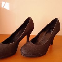 Сребристи обувки, снимка 2 - Дамски обувки на ток - 30911498