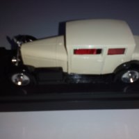 Количка модел макет колекционерски автомобил Voisin 17 CV от 1934 г. мащаб 1/43 Solido, снимка 4 - Коли, камиони, мотори, писти - 39438361