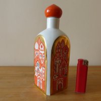 Украинска порцеланова бутилка 1980 г, снимка 1 - Аксесоари за кухня - 42785042