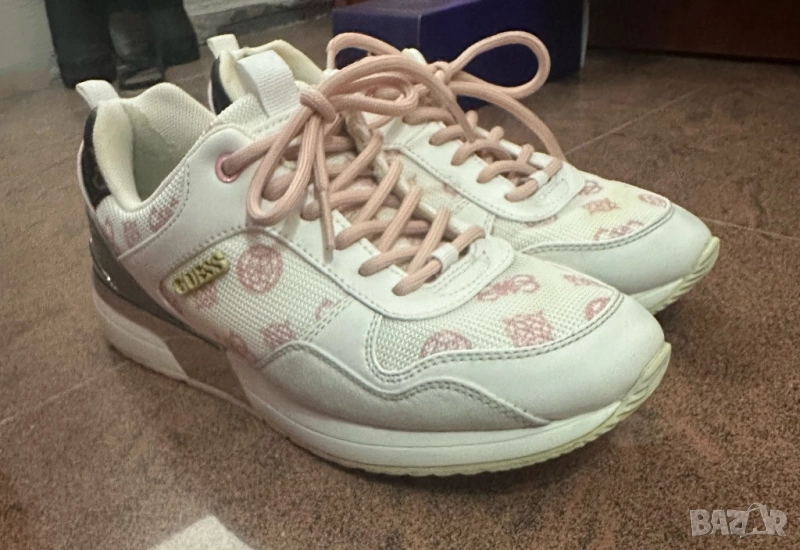 Маратонки Guess , снимка 1