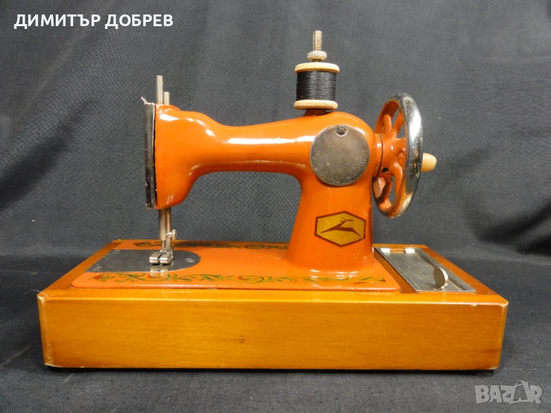 СТАРА РЕТРО СОЦ СССР МЕХАНИЧНА ИГРАЧКА ШЕВНА МАШИНА, снимка 1