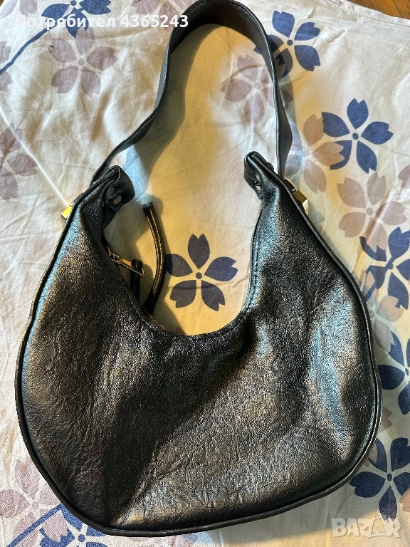 Дамска малка ежедневна черна чанта с регулираща се дължина , снимка 1