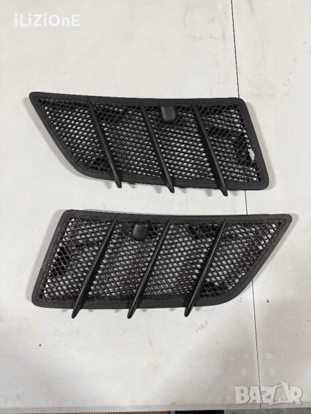Вентилационни решетки за капак Mercedes W164 2006-2012 ML/GL - Комплект, снимка 1