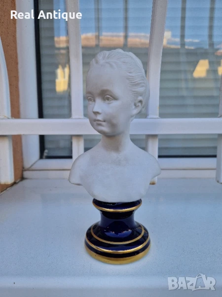 Прекрасна антикварна френска порцеланова фигура бюст , снимка 1