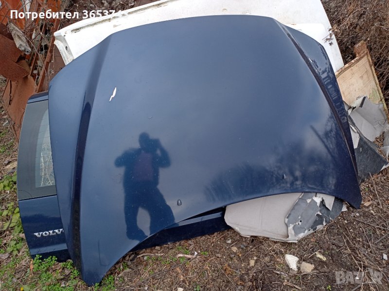 Volvo V70 преден капак, снимка 1