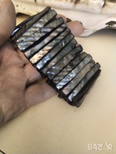 разпродажба Гривна ръчна изработка от масивни парчета  хамелеон седеф, снимка 1