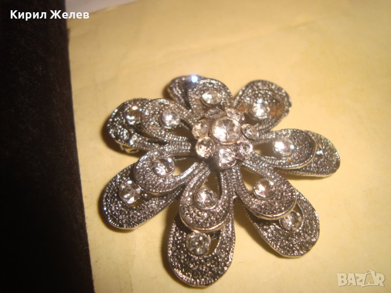 СТАРА СРЕБРИСТА СКЪПОЦЕННА ФЛОРАЛНА ВИНТИДЖ БРОШКА с БОХЕМСКИ ФАСЕТ КРИСТАЛИ 25082, снимка 1