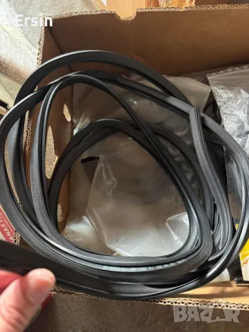 Уплътнение за прозорец Dometic S3 S4 S5 Heki 1  Цена за метър 20.00 лева, снимка 1