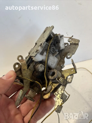 Заключващ механизъм преден ляв за Mercedes W638 Vito (1995-2003) 6387200435 , снимка 2 - Части - 54205046