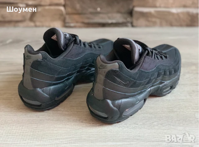 Nike Air Max 95 Essential Triple Black  номер 40 ,5-41 оригинални маратонки  , снимка 3 - Маратонки - 50450817