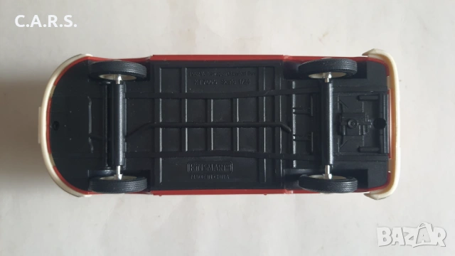 Kinsmart Volkswagen T1 Samba Bully Bus - Мащаб 1:24, снимка 9 - Колекции - 53062687