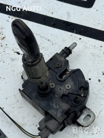 Брава Преден Капак с Ключалка и Ключ за Форд Фокус 1, Ford Focus Mk1, 1.8 TDCI хечбек, 2004 г., снимка 5 - Части - 48303466