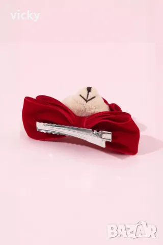 Фиба с плюшено мече в червено, вдъхновена от Petite Fleur, снимка 2 - Аксесоари за коса - 48045146