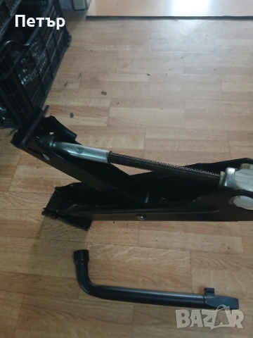 Крик и ключ за фв Т5 Т5.1Т6 Т6.1 нови оргинални, снимка 15 - Аксесоари и консумативи - 54068332