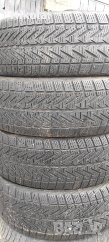 4бр гуми 215/55R17 Vredestein, снимка 1 - Гуми и джанти - 44686939