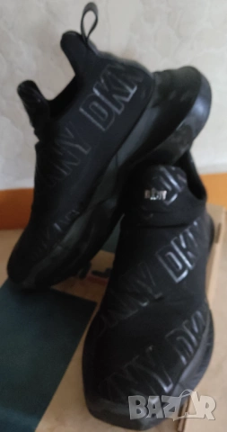 Спортни обувки DKNY Ramona