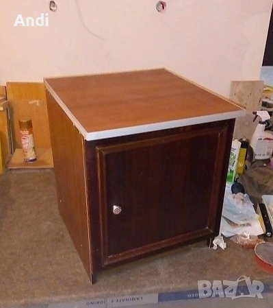 Шкафче, нощно шкафче или шкаф за бюро