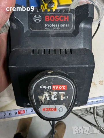 Bosch GAL 12V-40 зарядно с 12V 2.0Ah Li-Ion батерия