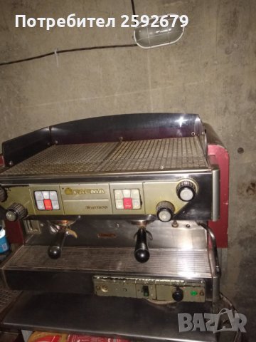 Професионална кафе машина "Фаема" Експрес, снимка 2 - Обзавеждане за заведение - 37492948