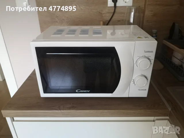 Микровълнова фурна Candy CPMW 2070M – 700 W, отлично състояние