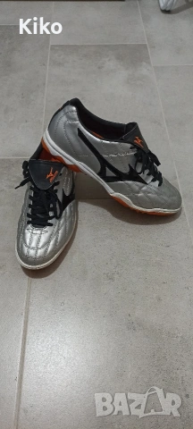 Оригинални стоножки Mizuno - 44, снимка 9 - Футбол - 53983173