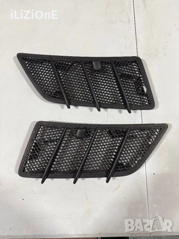 Вентилационни решетки за капак Mercedes W164 2006-2012 ML/GL - Комплект