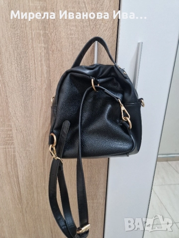 Дамска черна раничка, снимка 2 - Раници - 51995724