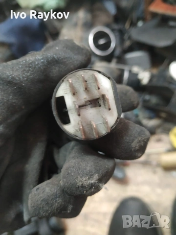 Бутон аварийни Опел Кадет 1984-1991 Opel Kadett 90181853 , снимка 2 - Части - 53905563