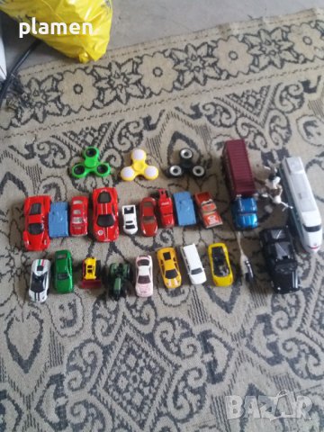 Продавам метални колички, снимка 5 - Коли, камиони, мотори, писти - 40578122