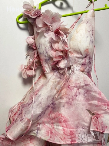 Рокля с флорални мотиви 