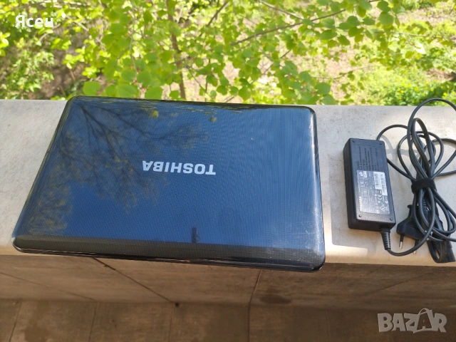 Продавам лаптоп Toshiba Satellite C855-12Z за ремонт/части