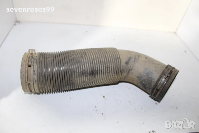 Въздуховод Фолксваген Голф 3 комби 1.9 tdi 90hp VW Golf 3  1H0129627AP, снимка 3 - Части - 50855113