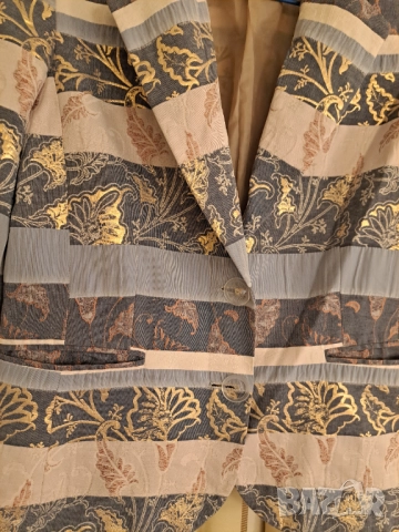 Елегантно декоративно сако с флорални мотиви – размер 50, снимка 3 - Сака - 52058637