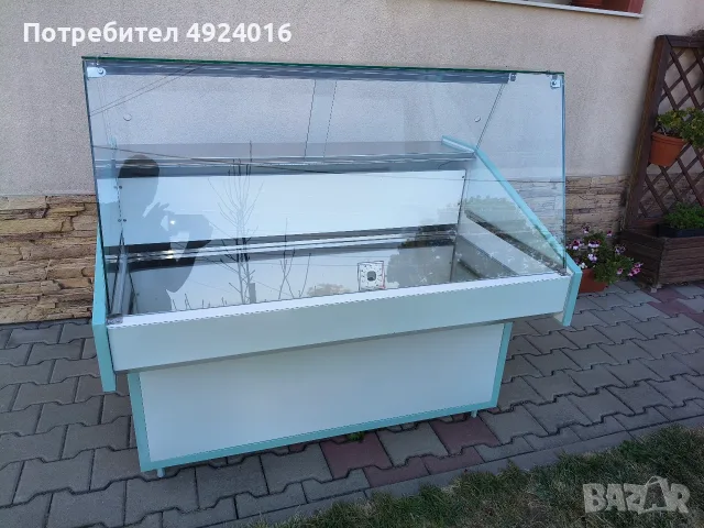 Хладилна витрина