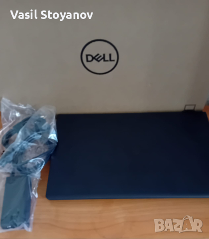 Лаптоп Dell Vostro 3520 16 GB RAM, 1TB SSD, снимка 2 - Части за лаптопи - 44741393