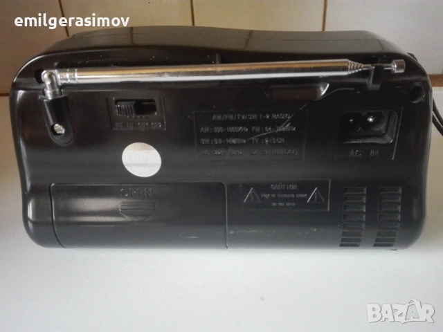  Радио GRUNDIG RF-150 , Радио WAXIBA и уокмен Tevion ., снимка 12 - Антикварни и старинни предмети - 51096483