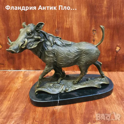 Бронзова скулптура на глиган, подписана "Barye"